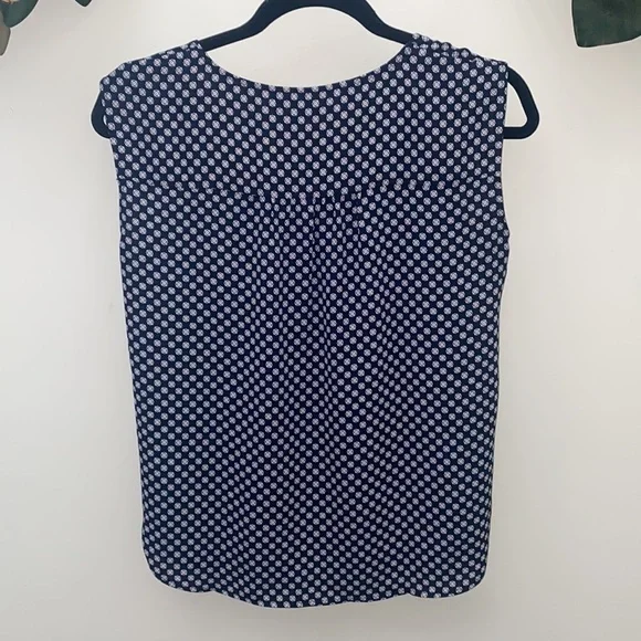 EUC Loft petite sleeveless top - Picture 3 of 12